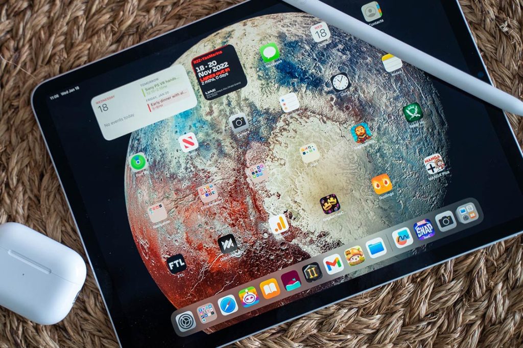 Elevating Tablet Standards: A Comprehensive Review of the Apple iPad Pro (2022)