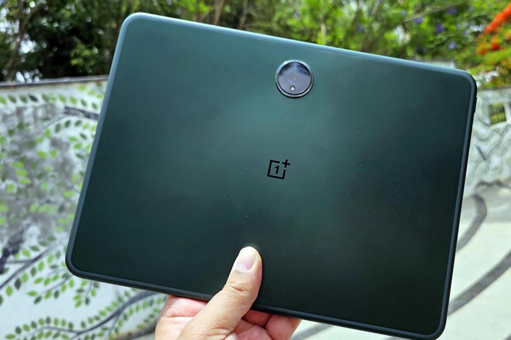 The OnePlus Pad: Dissecting Display Brilliance, Power, and Versatility